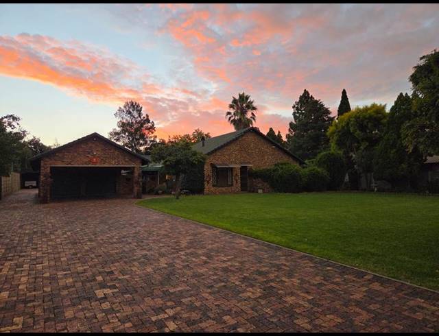 4 BEDROOM HOUSE FOR SALE IN VAALPARK